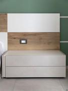 Tête de lit Boiserie avec panneaux en bois laqué naturel et blanc